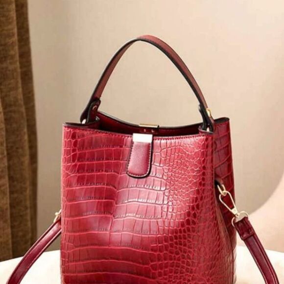 Red Leather Patterned Purse, Tote, Handbag, Shoulder Bag - Picture 7 of 9